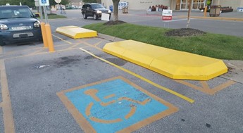 photo of the yellow curb